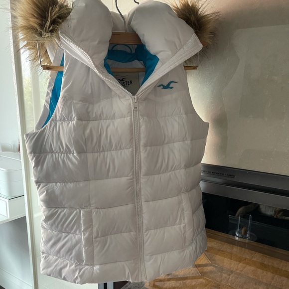 Hollister Winter Vest - Picture 1 of 5